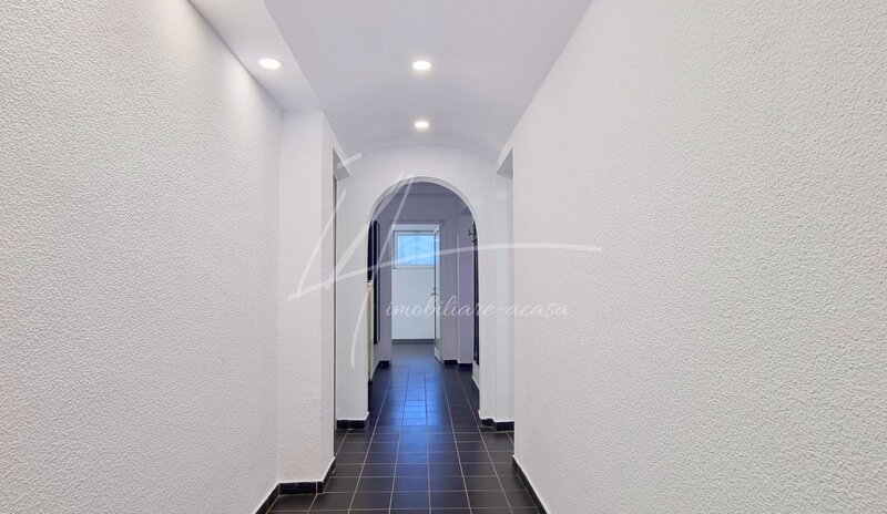 Cotroceni, apartament decomandat, demisol cu 4 camere in suprafata de 82,73mp!