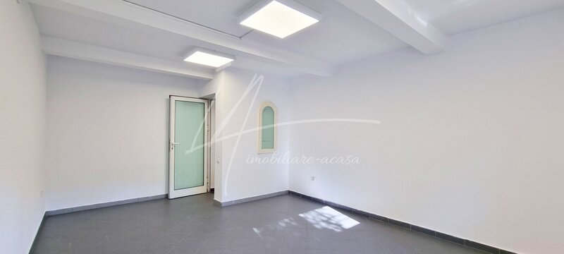 Cotroceni, apartament decomandat, demisol cu 4 camere in suprafata de 82,73mp!