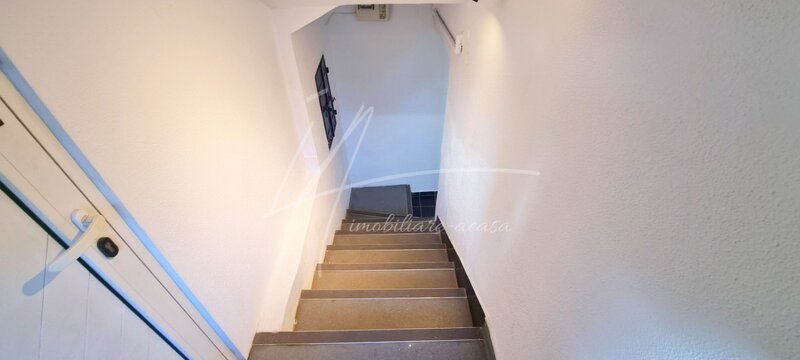 Cotroceni, apartament decomandat, demisol cu 4 camere in suprafata de 82,73mp!